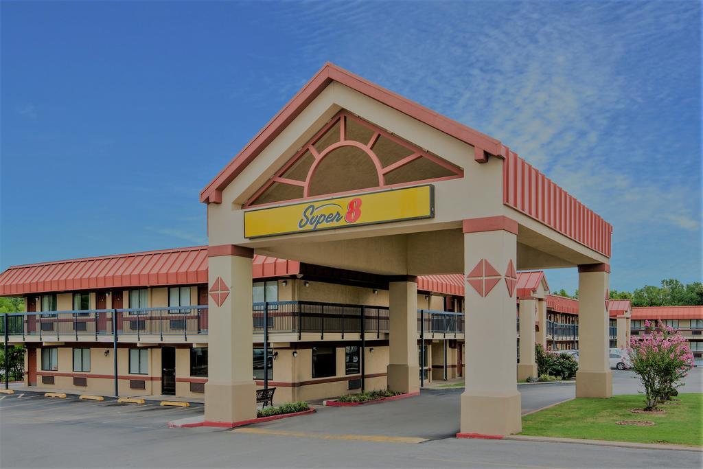 Super 8 By Wyndham Tulsa Hotel Eksteriør billede